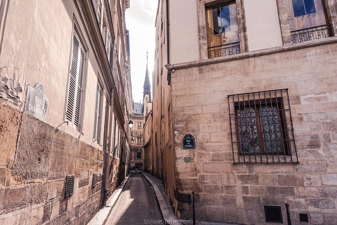 Escape game on the Île de la Cité - Starting beside Henri IV at Pont Neuf