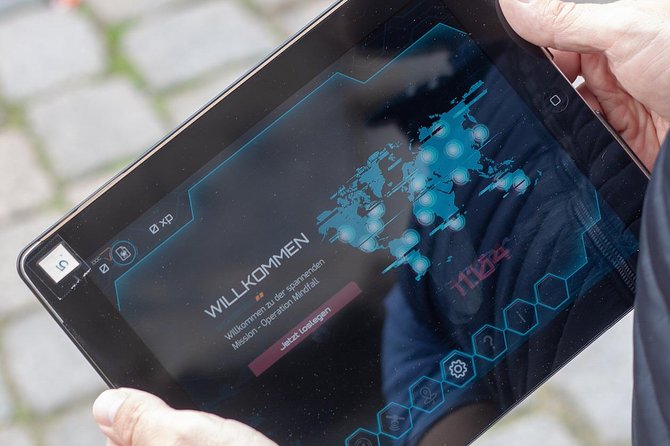 Escape Game Outdoor: Operation Mindfall - Kulturpalast keeps the route connected to daily Dresden