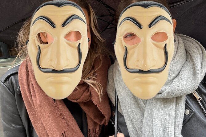 Escape Game Outdoor Theme Team Heist in Metz - Four coded messages turn Metz into the game board