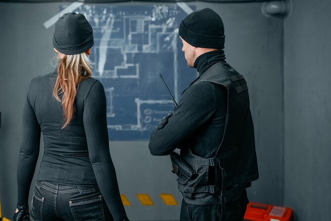 Escape Game Outdoor Theme Team Heist in Nancy - Using the app without losing time
