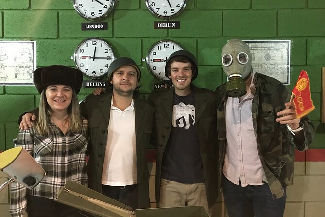 Escape Room in Guadalajara: Save the World in a Bunker - Who should book Fox in a Box Guadalajara?