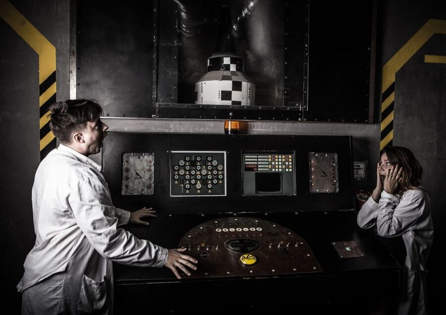 Escape Rooms by PanIQ Room in Budapest - The first minutes: briefing, rules, and the doorbell