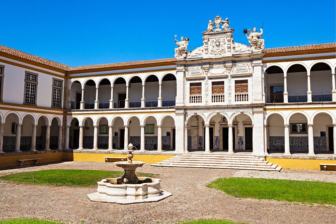 Évora Scavenger Hunt and Sights Self-Guided Tour - Who will enjoy this format most