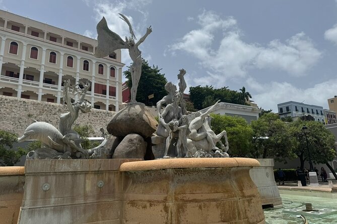 Explore San Juan while Solving a Murder Mystery - Plaza de Armas: the city’s central meeting place