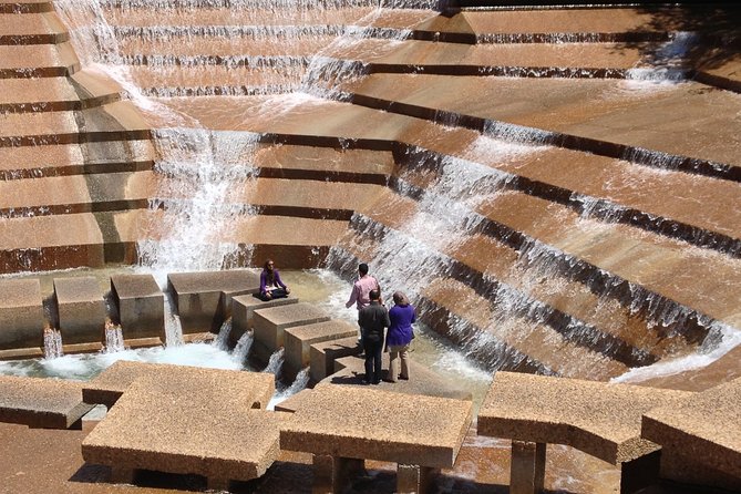 Fort Worth Scavenger Hunt Adventure - Stop 1: Fort Worth and Tarrant Convention Center