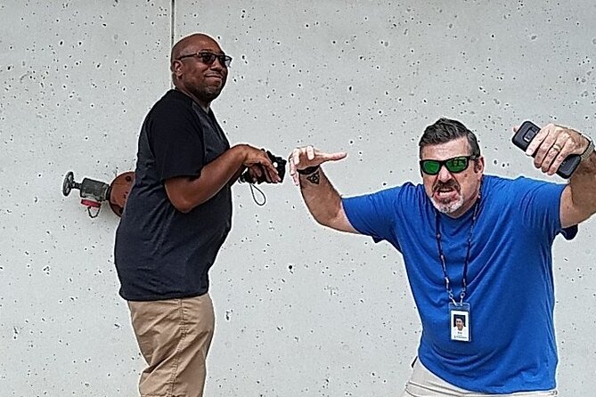 Fun City Scavenger Hunt in Orlando by Zombie Scavengers - Working with the remote survival guide