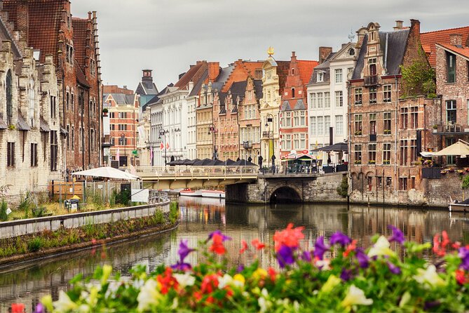 Ghent Scavenger Hunt and Highlights Self Guided Audio Tour - What the app adds beyond a map