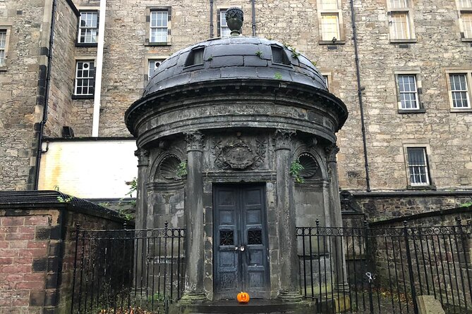 Ghosts of Edinburgh: Bloody Past Exploration Game and Tour - New College and the Mound’s academic side