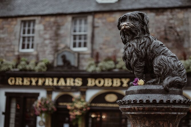 Ghosts of Edinburgh: Bloody Past Exploration Game and Tour - Edinburgh Castle from the outside
