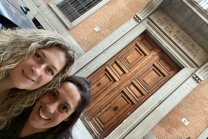 Ghosts of Madrid: Exploration Game and Tour - A mouse, a jamón shop, and Madrid’s everyday character