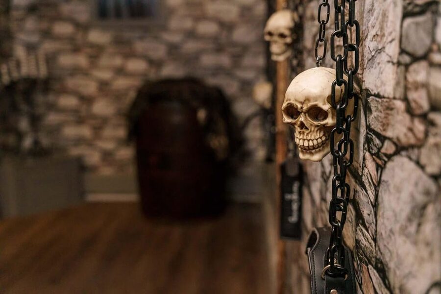 Glasgow: Escape Room The Ghost of Mary Queen of Scots - Entering the haunted world of Mary Queen of Scots