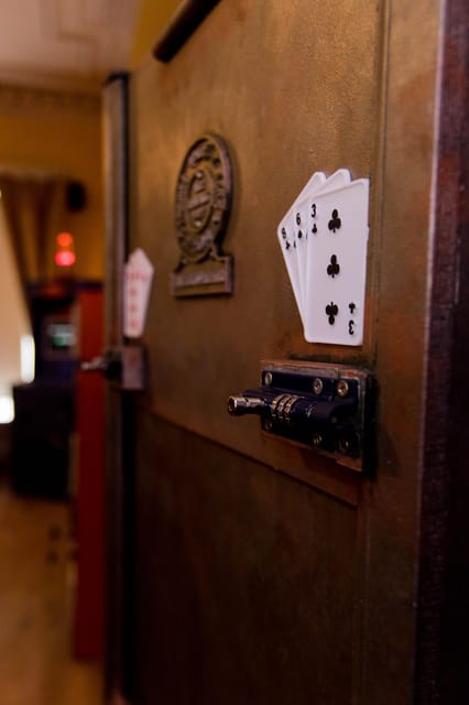 Glasgow: Escape Room The Magicians Heist - Why the 1970s magic theme matters