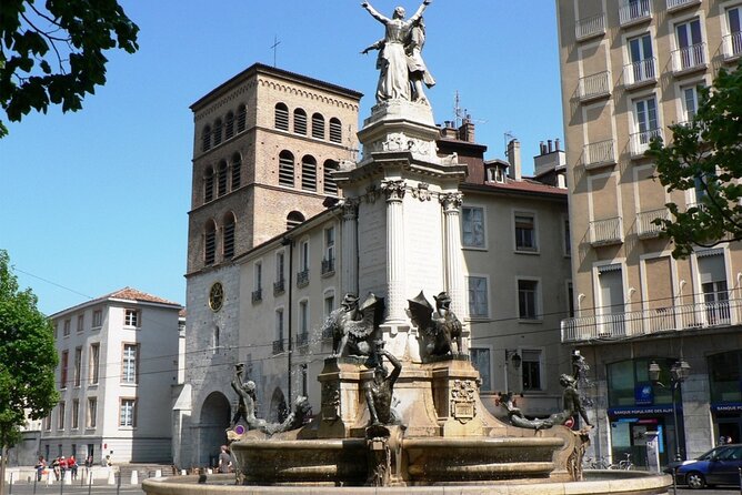 Grenoble Scavenger Hunt and Sights Self-Guided Tour - What $11.98 gets you