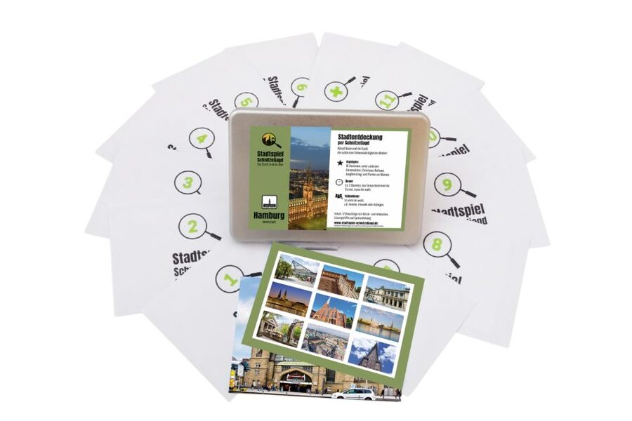 Hamburg City: Scavenger Hunt Self-Guided Tour - The information inside the envelopes