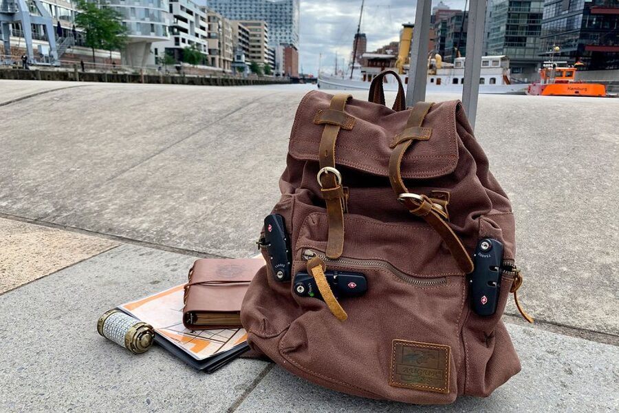 Hamburg: Treasure Hunt Game through HafenCity - Who will enjoy this most
