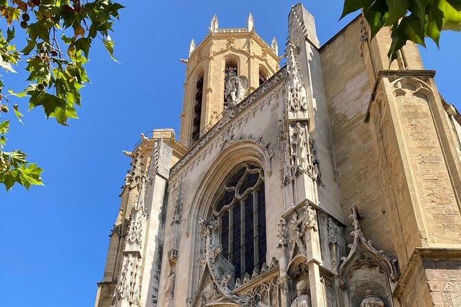 Historical visit/Treasure Hunt of Aix en Provence - Starting at La Rotonde and reading the city