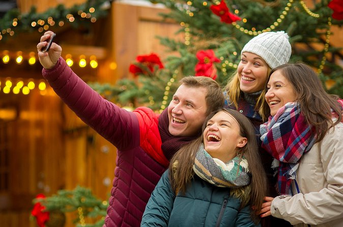 Holiday Scavenger Hunt in Gainesville by Holly Jolly Hunt - Who should book this holiday activity