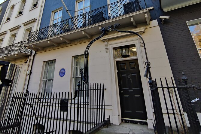 Immersive London Treasure Hunt Adventure - Outdoor Escape Room - A Moderate Walk with a Flexible Pace