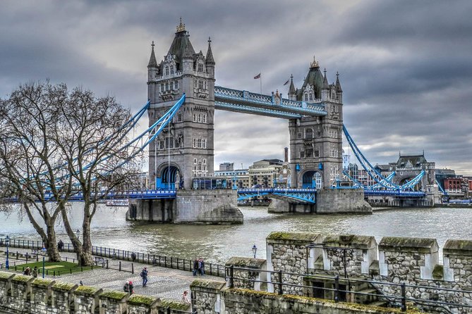Immersive Treasure Hunt Adventure - City of London's Secrets - How the phone-based clues work