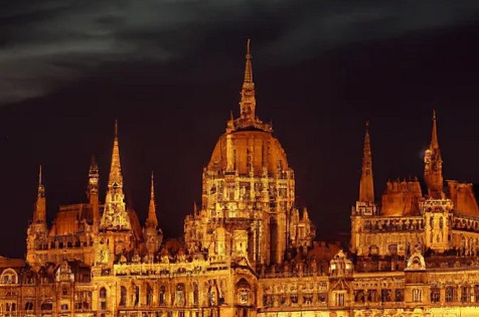 Interactive Mystery Hunt by The Parliament in Budapest - Who will enjoy this most