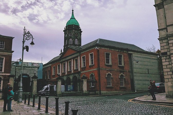 Interactive Treasure Hunt of Dublin's Secrets - Who Will Enjoy This Dublin Hunt