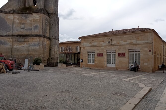 Isaac Newton’s Trail: Puzzle Quest in Saint-Émilion - What you can expect at the town’s historical sights