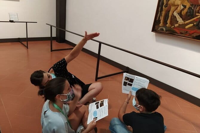 Kids treasure hunt in Uffizi museum Private, timed entry! - The private guide sets the pace