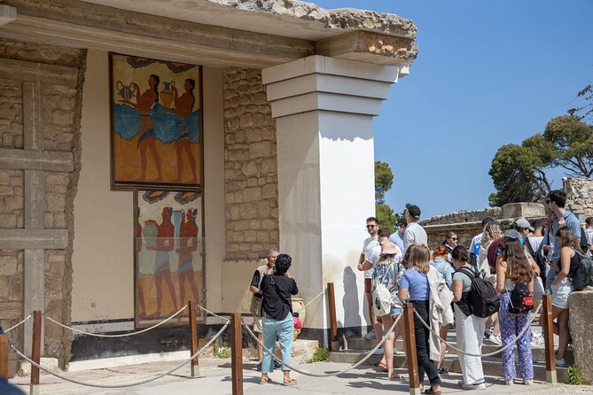 Knossos Palace Self-Guided Treasure Hunt & Tour - A puzzle game inside the Palace of Knossos