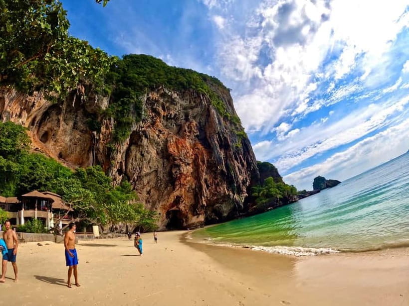 Krabi: Twilight Treasure Hunt – 7 Island Speedboat Adventure - Chicken Island gives you the classic Krabi photograph