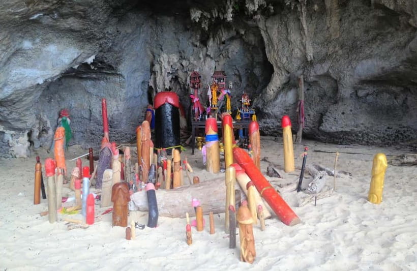 Krabi: Twilight Treasure Hunt – 7 Island Speedboat Adventure - Walking the Koh Tup sandbar