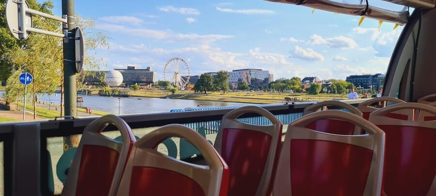 Krakow City SightSeeing hop on hop off bus and city game - What the audio guide adds