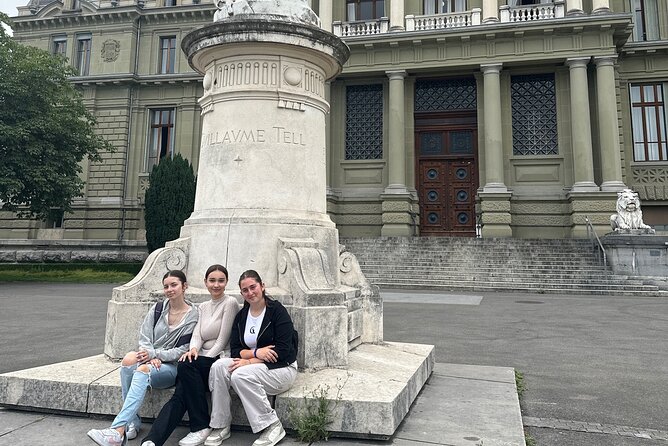 Lausanne (City Center) Scavenger Hunt and Sights Self-Guided Tour - What the two-hour format really offers