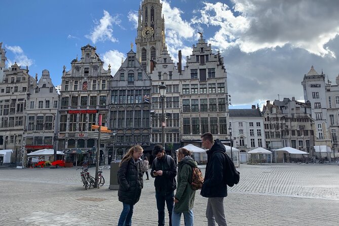 Leiden Self Guided Sherlock Holmes Murder Mystery Game - Following clues from one location to the next