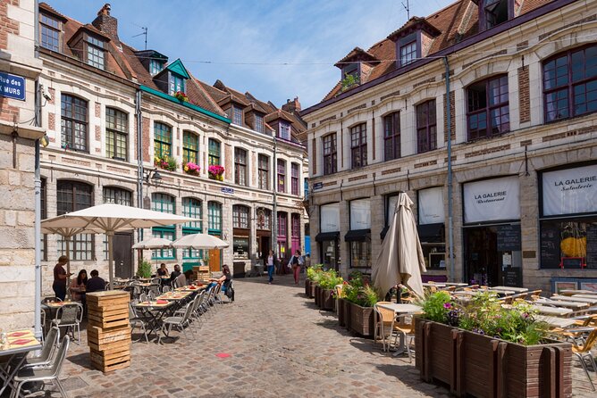 Lille Scavenger Hunt and City Highlights Walking Tour - Starting in Lille’s grand central square
