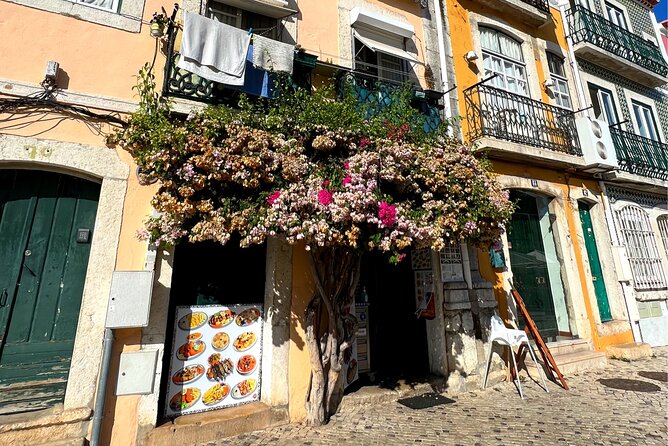 Lisbon (Belém) Scavenger Hunt and Sights Self-Guided Tour - The famous pastry stop is part of the pleasure
