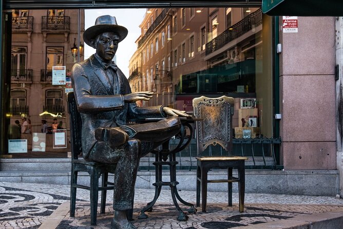 Lisbon (Chiado-Baixa) Scavenger Hunt and Sights Self-Guided Tour - Largo do Carmo and a quieter change of mood