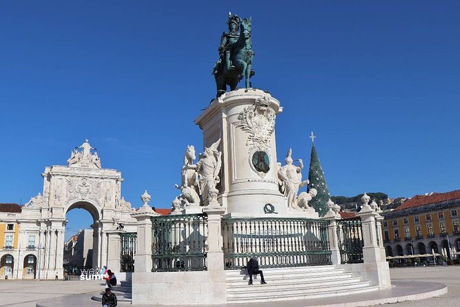 Lisbon Old Town: Exploration Game and Tour - Rua Augusta and Praça do Comércio
