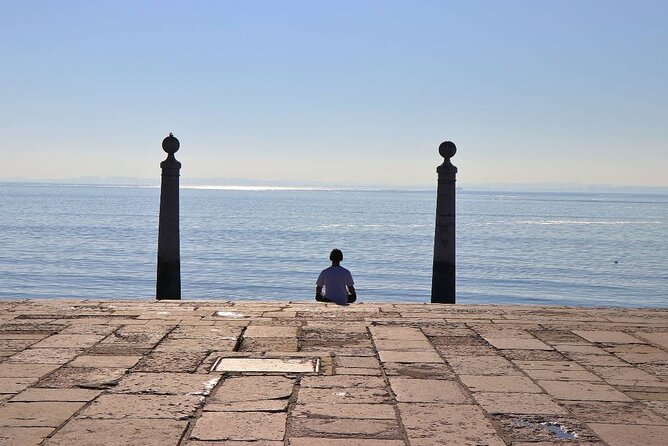 Lisbon Old Town: Exploration Game and Tour - Santa Luzia and the final Alfama views