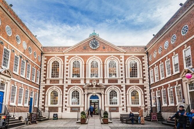 Liverpool Quest: Self Guided City Walk & Immersive Treasure Hunt - Shopping streets, Albert Dock and the return