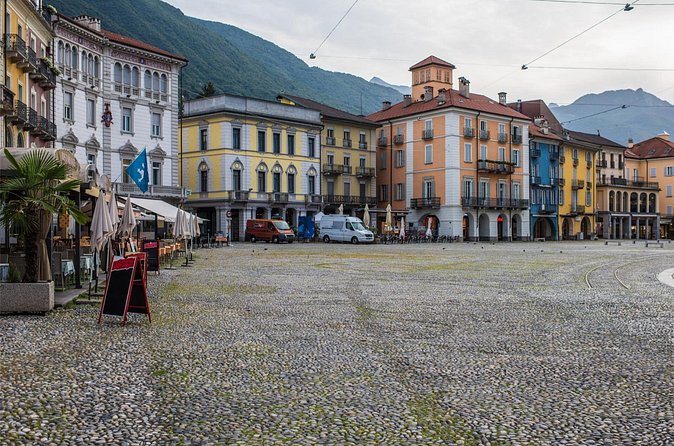 Locarno Scavenger Hunt and Sights Self-Guided Tour - What the questions and photo tasks add