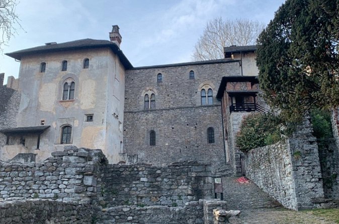 Locarno Scavenger Hunt and Sights Self-Guided Tour - Timing, daylight, and comfort