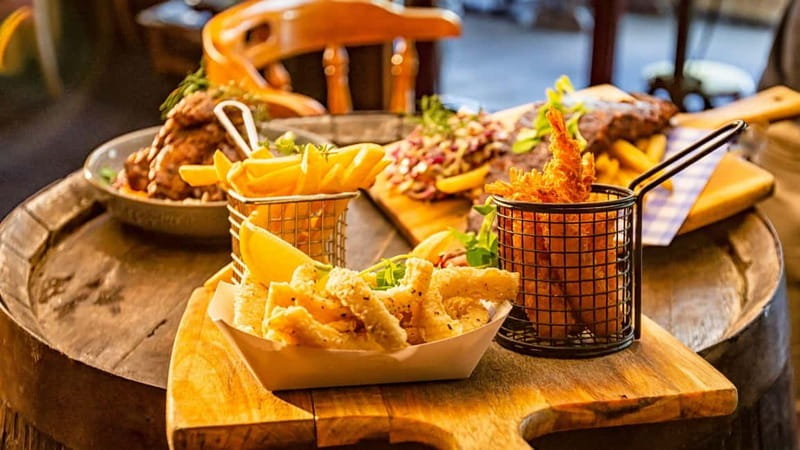 London: British Food Treasure Hunt With Gourmaze - London Bridge and Southwark as your playing board