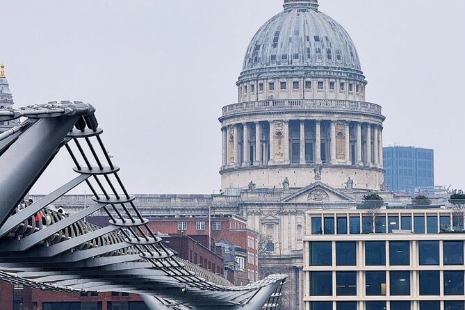 London: Food Treasure Hunt and Walking Tour - Solving clues instead of following a flag