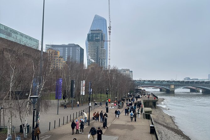 London: Food Treasure Hunt and Walking Tour - Who will enjoy this most