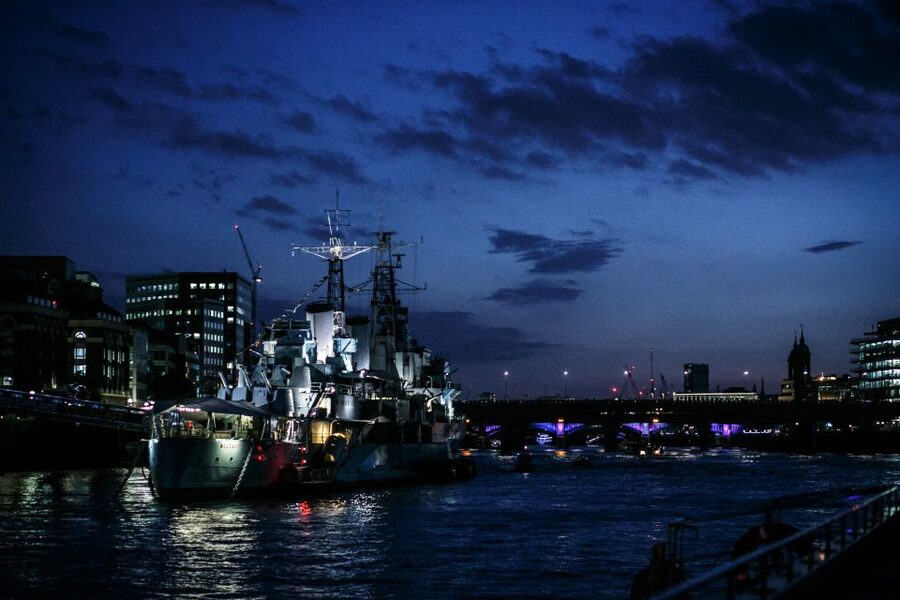 London: Murder Mystery Cruise With 3-Course Dinner - A three-course dinner while the Thames rolls by