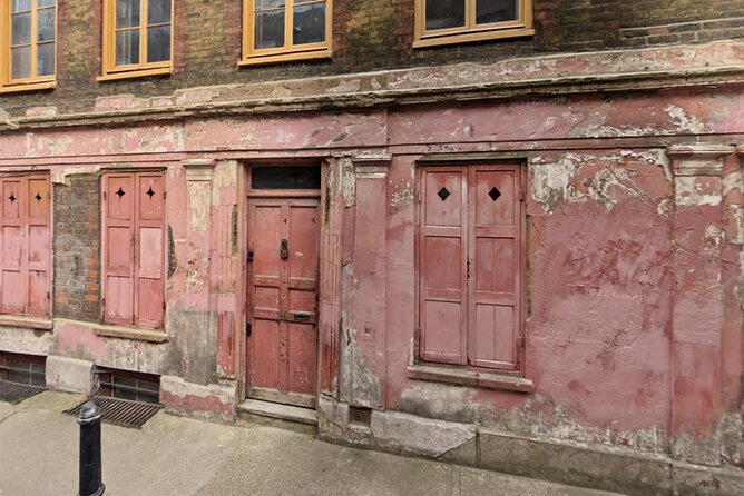 London Shoreditch Scavenger Hunt and Sights Self-Guided Tour - Shoreditch Church and the older side of the district