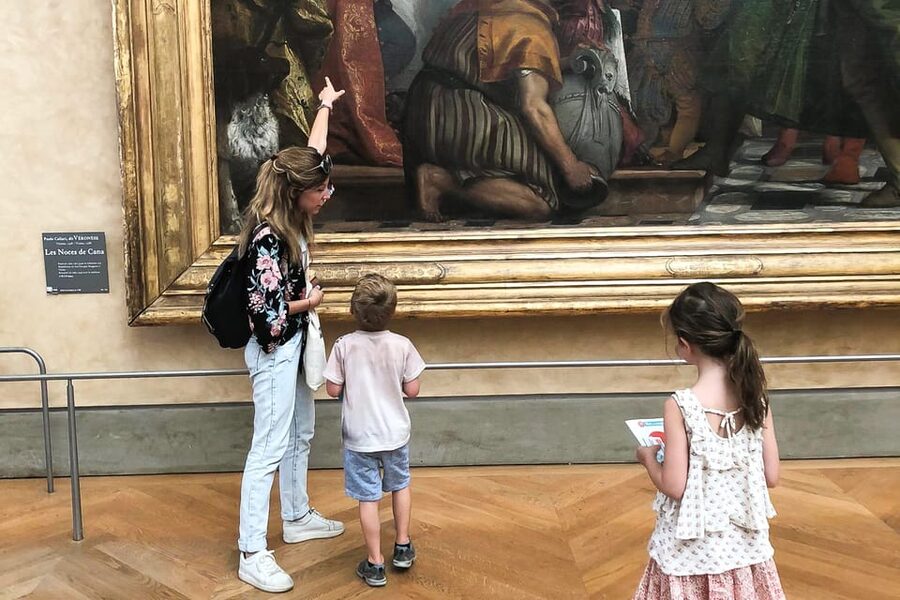 Louvre Guided Treasure Hunt for Families and Kids - Meeting at the Louis XIV statue near the pyramid