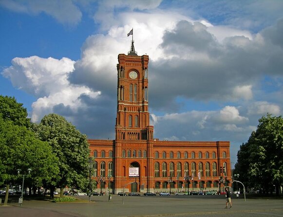 Love and War in Berlin: Self-Guided Story Puzzle Walk - Key things to know before you play