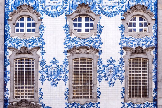 Love in Porto: Self-Guided Romantic Puzzle Walk - Following the route toward Alfandega Porto Congress Centre