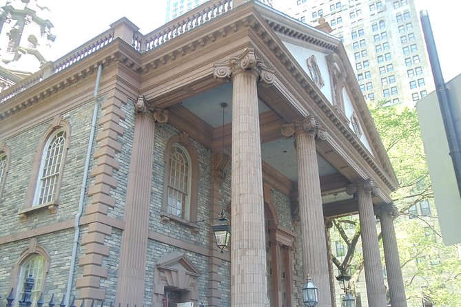 Lower Manhattan Self-Guided Walking Tour and Scavenger Hunt - Wall Street, Trinity Church, and the city’s money